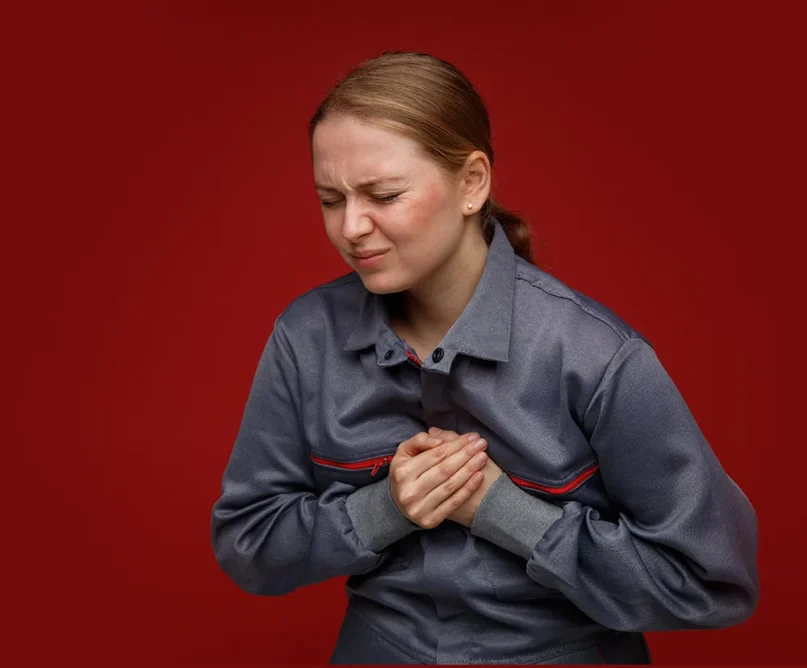 what are 3 warning signs of a heart attack in females